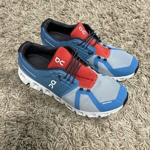 On Men’s Cloud 5 Sneakers, size 11